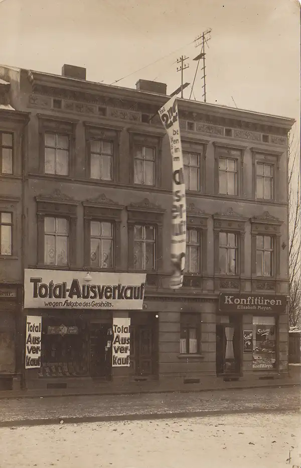 1929, Knaben- und Herrenkofenktionsgeschäft in der Hauptstraße 44