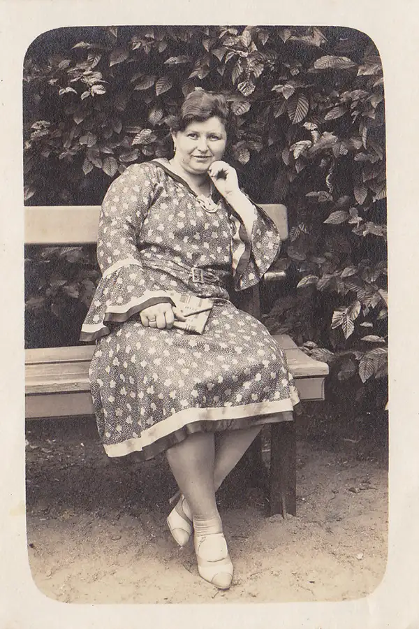 1934, Helene Chaja Gothelf